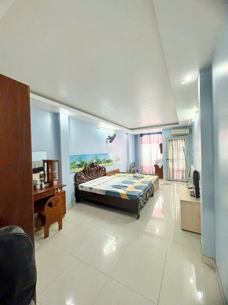 Bán nhà 4 lầu mặt tiền đường gần chợ Phạm Thế Hiển P.4 Q8 - Giá: 9 Tỷ nhỉnh